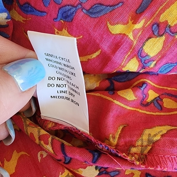 Label RituKumar Red Floral 100% Cotton Print Tie Shirt Women's Size Small. - Picture 5 of 7